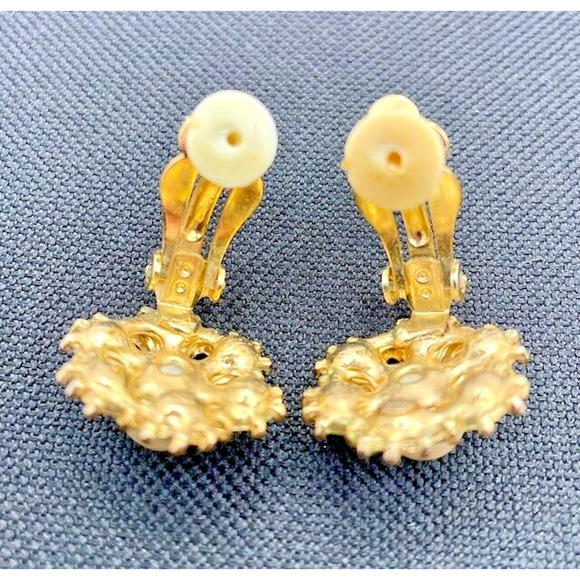 Vintage Richelieu Crystal and Pearl Flower Clip earrings - Picture 6 of 7